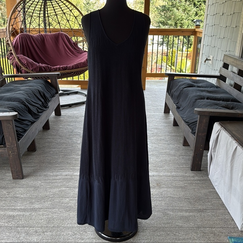 * NWOT* Nile | V- Neck Navy Knit Dress
